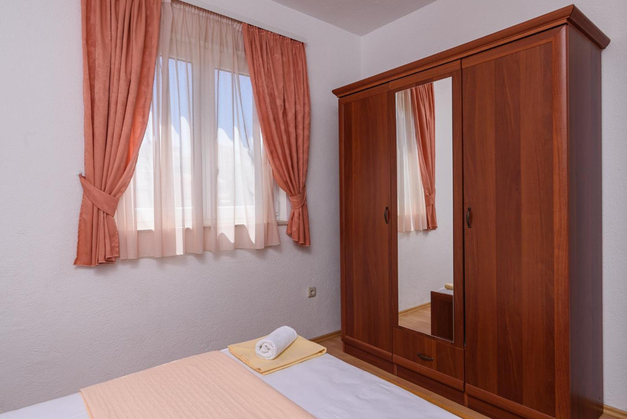 Apartmani Suki Trogir Exterior photo